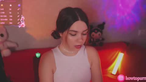 Snapshot of howtomeow chatting on October 11, 4:27 pm Mia online show from October 11, 4:27 pm