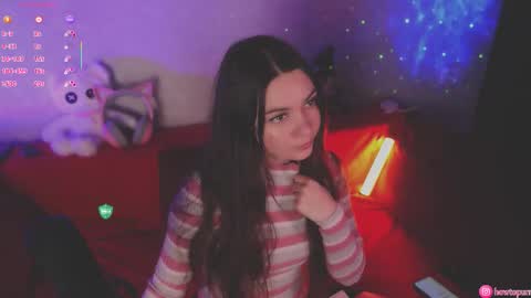 Snapshot of howtomeow chatting on October 20, 5:24 pm Mia online show from October 20, 5:24 pm