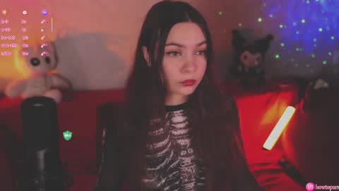 Snapshot of howtomeow chatting on November 3, 4:52 pm Mia online show from November 3, 4:52 pm