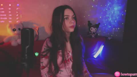 Snapshot of howtomeow chatting on November 9, 5:11 pm Mia online show from November 9, 5:11 pm