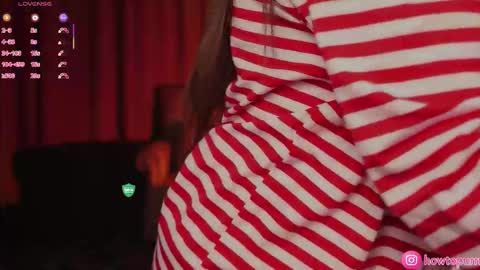 Snapshot of howtomeow chatting on February 9, 5:06 pm Mia online show from February 9, 5:06 pm