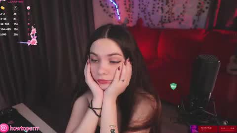Mia online show from July 9, 5:28 pm