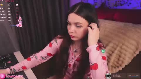 Mia online show from July 17, 5:18 pm