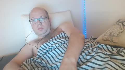 Snapshot of hoyboydkk chatting on October 14, 2:23 am Christian online show from October 14, 2:23 am