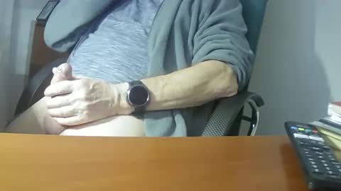 Snapshot of hpeter111 chatting on February 8, 7:27 pm Peter online show from February 8, 7:27 pm