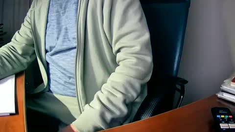 Snapshot of hpeter111 chatting on November 23, 9:25 pm Peter online show from November 23, 9:25 pm