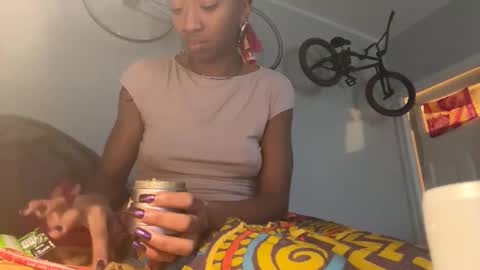 Snapshot of hrtluv chatting on February 24, 12:58 pm hrtluv online show from February 24, 12:58 pm