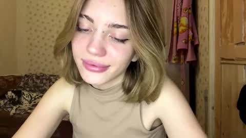 Snapshot of hsiuscherich chatting on November 24, 10:04 am hsiuscherich online show from November 24, 10:04 am