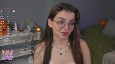 Diane online show from October 23, 7:12 pm