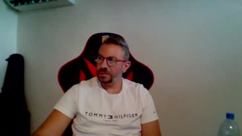 Snapshot of huge__cumshot chatting on July 23, 6:44 am huge__cumshot online show from July 23, 6:44 am