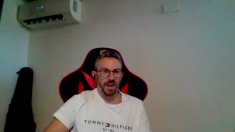 Snapshot of huge__cumshot chatting on July 27, 3:08 pm huge__cumshot online show from July 27, 3:08 pm
