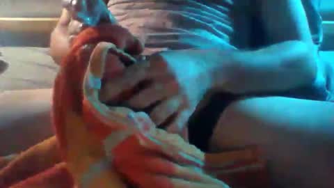 Snapshot of huge_guy_87 chatting on December 13, 11:43 pm huge_guy_87 online show from December 13, 11:43 pm