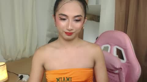 drea  online show from February 14, 7:54 pm