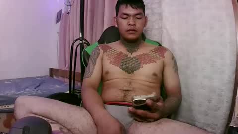 Snapshot of hugecock_jr chatting on December 4, 11:52 am JR online show from December 4, 11:52 am