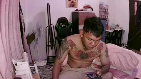 Snapshot of hugecock_jr chatting on December 16, 10:31 am JR online show from December 16, 10:31 am