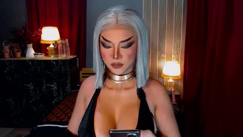 Christine online show from October 5, 3:21 pm