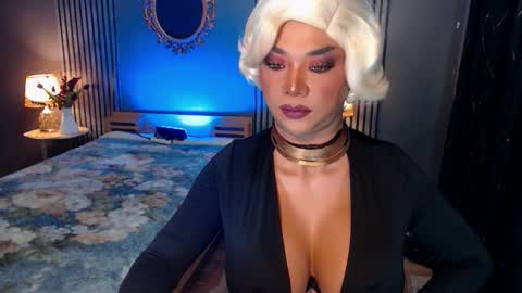 Christine online show from October 25, 1:29 pm