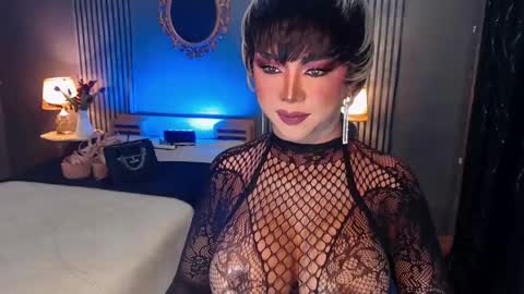 Christine online show from November 2, 9:00 am