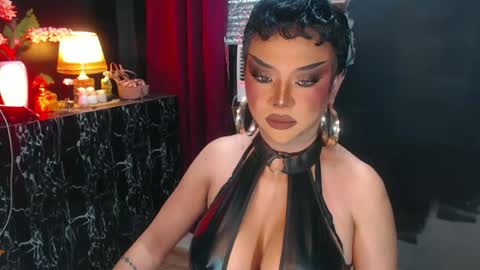 Christine online show from June 18, 1:06 am