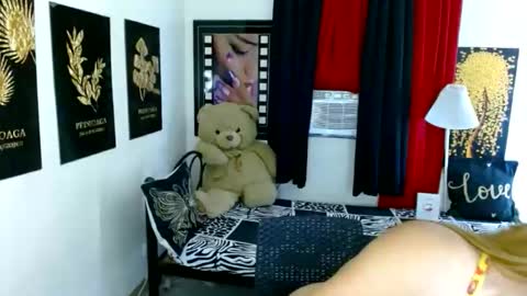 hugecockgoddessx online show from June 10, 5:07 am
