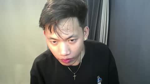 hugecockjames09 online show from September 20, 4:57 am