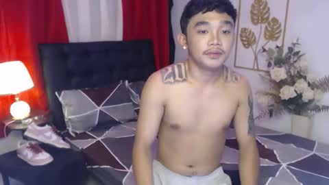 Snapshot of hugecockmiro chatting on October 7, 10:01 am hugecockmiro online show from October 7, 10:01 am