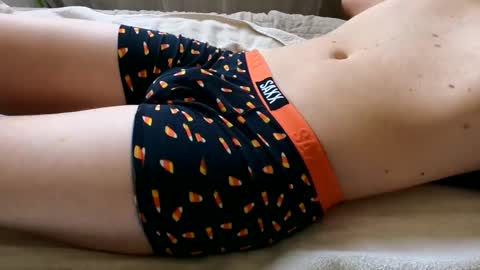 Snapshot of hugecumshots1 chatting on December 3, 10:29 pm HugeCumshots online show from December 3, 10:29 pm
