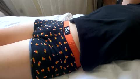 Snapshot of hugecumshots1 chatting on January 23, 10:01 pm HugeCumshots online show from January 23, 10:01 pm