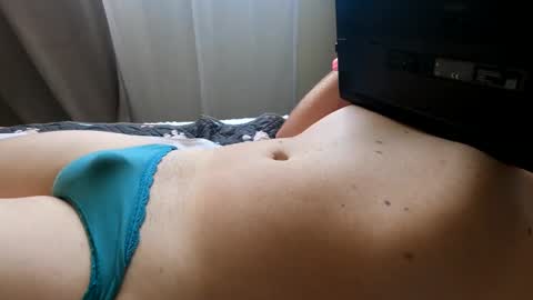 HugeCumshots online show from September 29, 10:03 pm