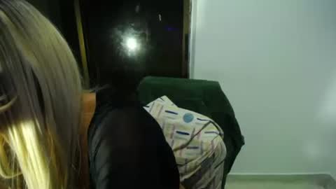 Snapshot of hugedaneska chatting on January 24, 8:34 am Danezka online show from January 24, 8:34 am