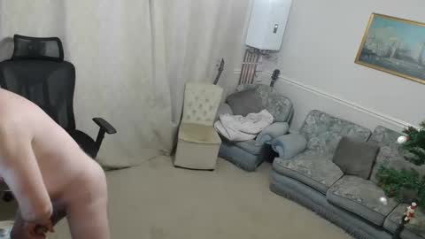 Snapshot of hugedick1965 chatting on December 17, 10:05 pm hugedick1965 online show from December 17, 10:05 pm