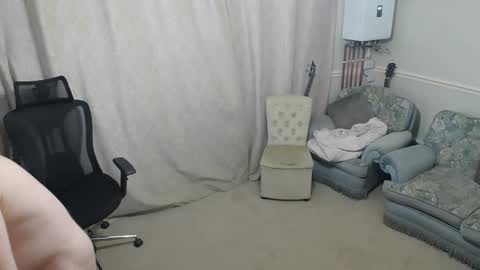 Snapshot of hugedick1965 chatting on December 18, 10:49 pm hugedick1965 online show from December 18, 10:49 pm