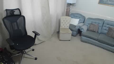 Snapshot of hugedick1965 chatting on February 2, 1:10 pm hugedick1965 online show from February 2, 1:10 pm