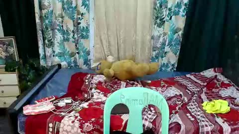 Snapshot of hugemassivesnake chatting on June 24, 6:29 pm hugemassivesnake online show from June 24, 6:29 pm