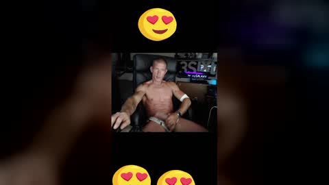 Snapshot of hugerodforyou chatting on December 1, 3:06 pm hugerodforyou online show from December 1, 3:06 pm