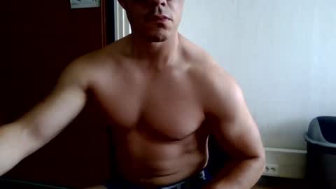 hughjaegg online show from June 10, 12:04 pm