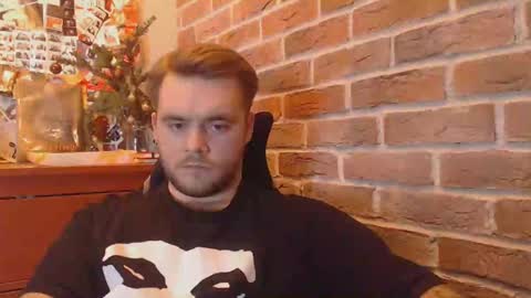 Snapshot of hugo__brad chatting on January 12, 9:19 pm Hugo online show from January 12, 9:19 pm