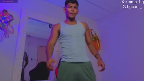 Snapshot of hugo_cano chatting on March 21, 11:41 pm Hugo Cano online show from March 21, 11:41 pm