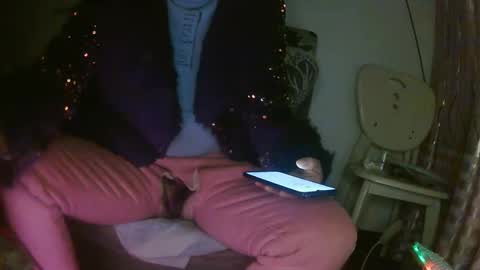 hujiajia520321431 online show from March 16, 9:19 pm