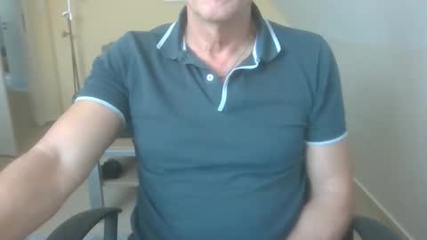 hundeleine online show from November 4, 10:03 am