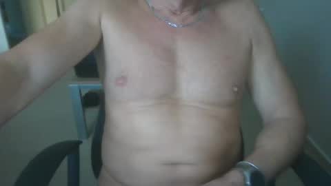 hundeleine online show from November 5, 3:01 pm