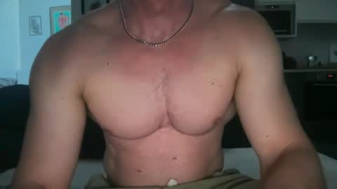 MuscleHungBrit online show from June 28, 4:40 am