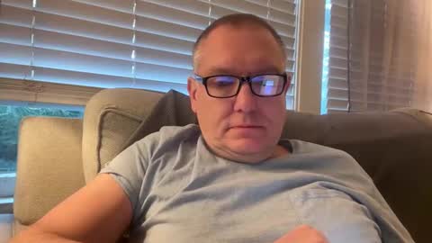 Snapshot of hungron9 chatting on November 6, 1:12 pm AARON online show from November 6, 1:12 pm