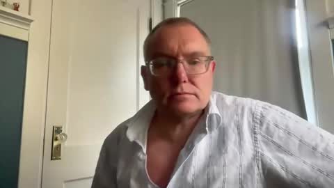 Snapshot of hungron9 chatting on November 9, 3:21 pm AARON online show from November 9, 3:21 pm