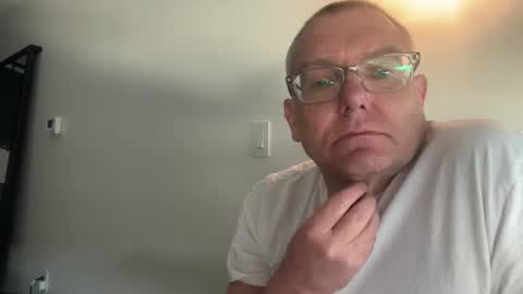 Snapshot of hungron9 chatting on November 14, 6:50 pm AARON online show from November 14, 6:50 pm