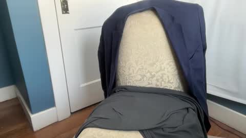 Snapshot of hungron9 chatting on December 2, 3:18 pm AARON online show from December 2, 3:18 pm