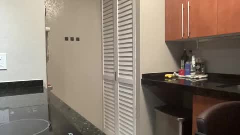 Snapshot of hungrooster69 chatting on March 18, 10:29 am Hungrooster69 online show from March 18, 10:29 am