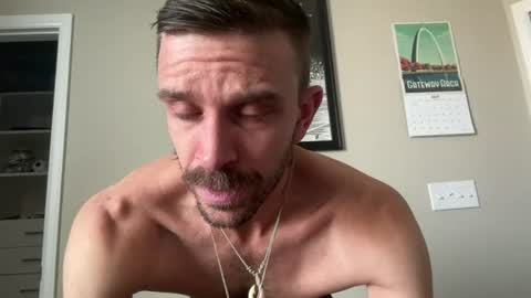 Snapshot of hungrunner24 chatting on August 4, 5:15 pm hungrunner24 online show from August 4, 5:15 pm