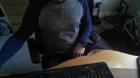 hungstud_again online show from February 13, 10:00 am