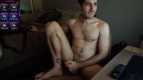 Snapshot of hungtechguy chatting on November 17, 8:25 pm HungTechGuy online show from November 17, 8:25 pm